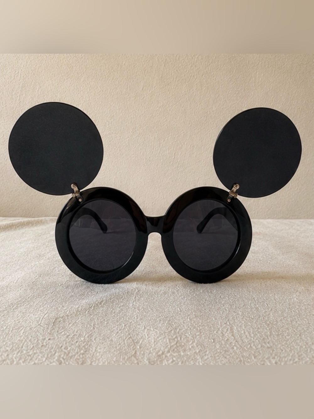 Black Oversized Flip-Up Round Sunglasses 🖤